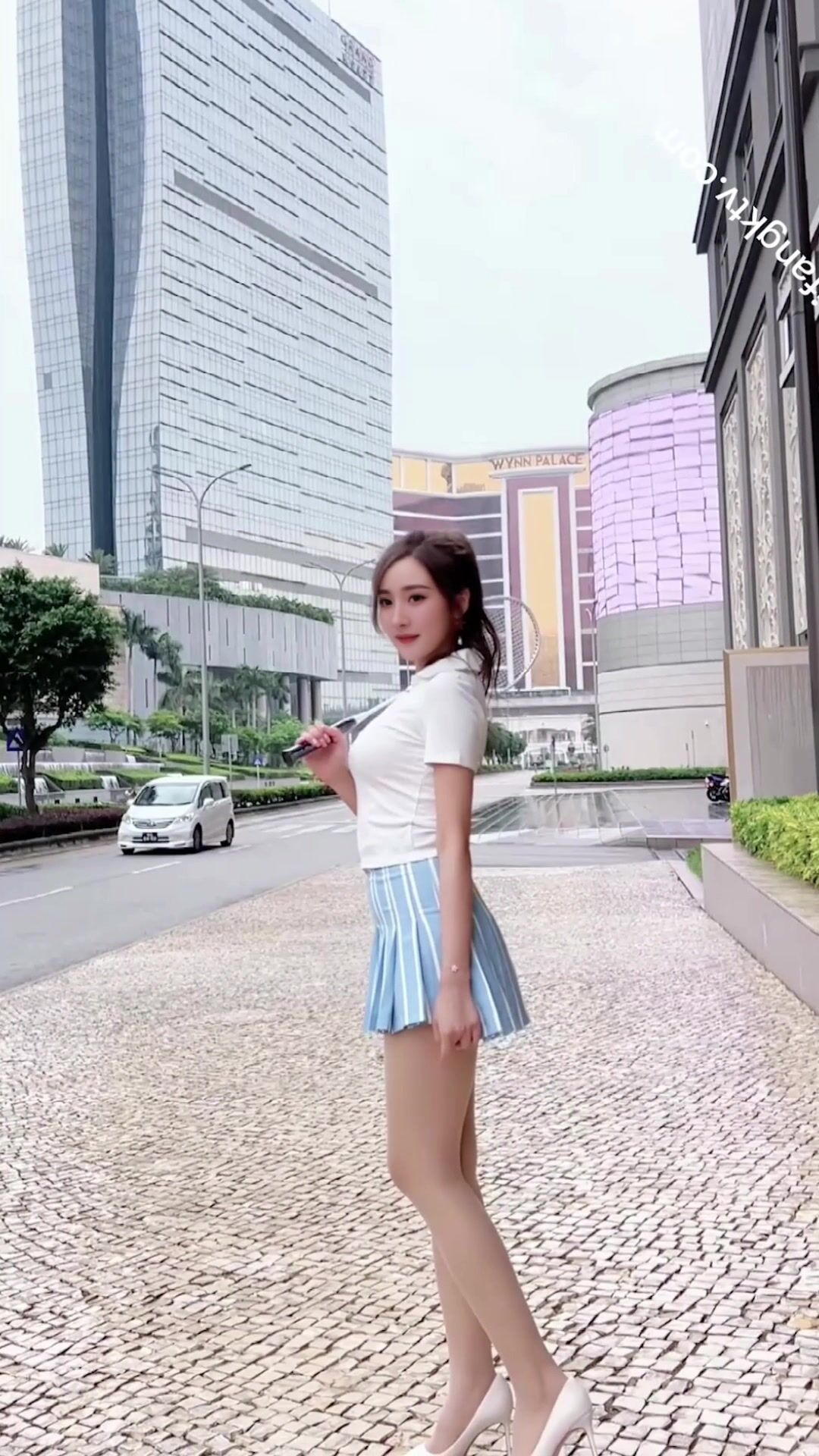 not Yang mi lure of the perfect body （假杨幂完美身材）