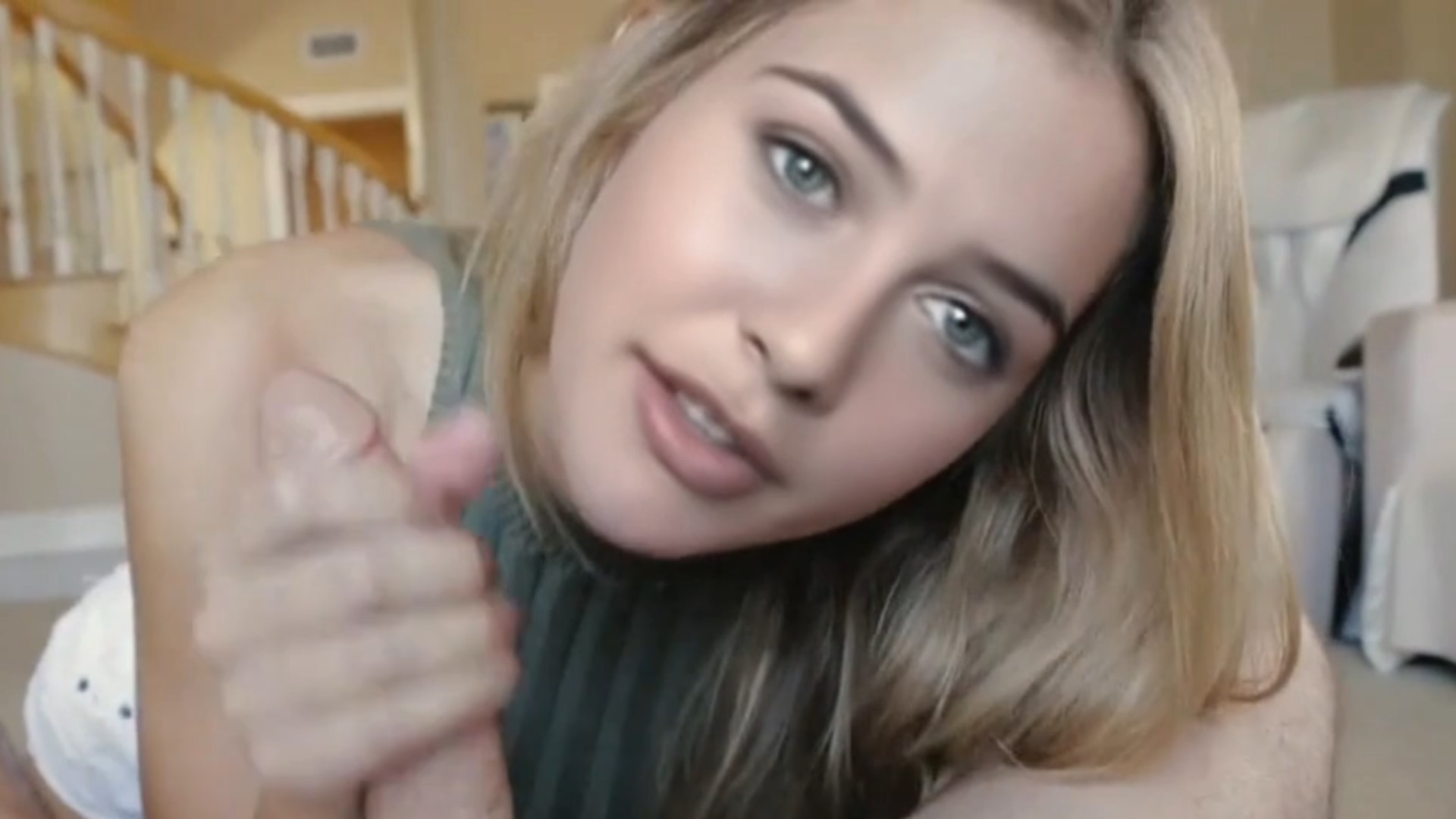 Alicia Silverstone demonstrates DeepFake Porn Video - MrDeepFakes